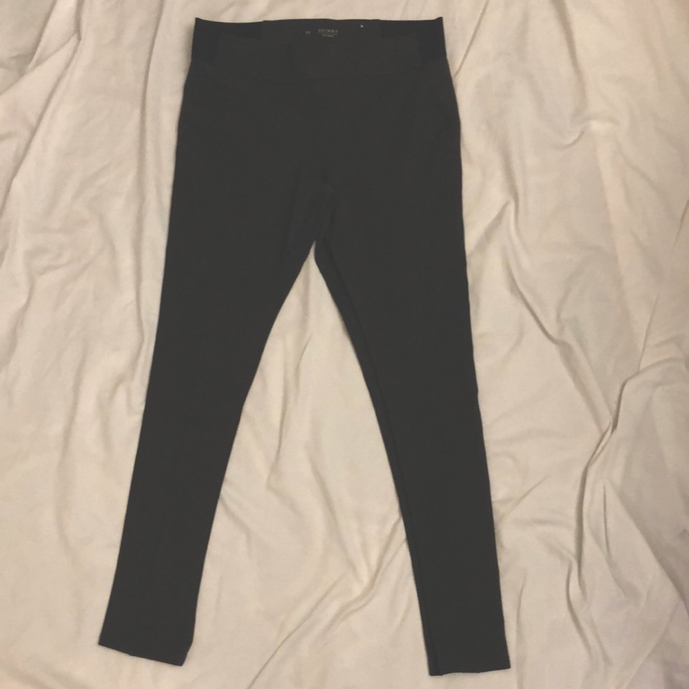 Simply Vera Vera wang leggings. Size medium, olive green. Stretchy.